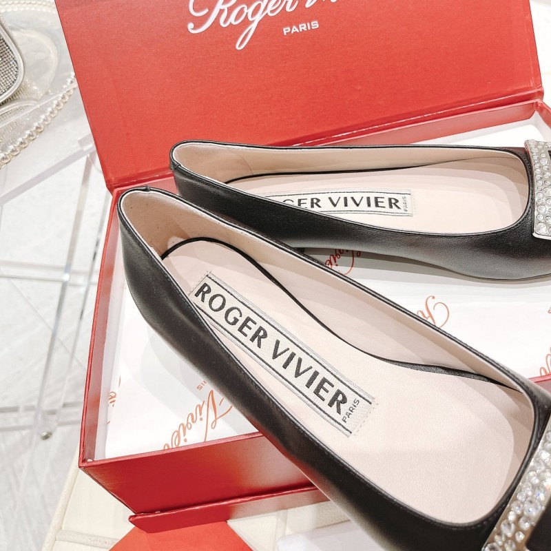 Roger Vivier Flats