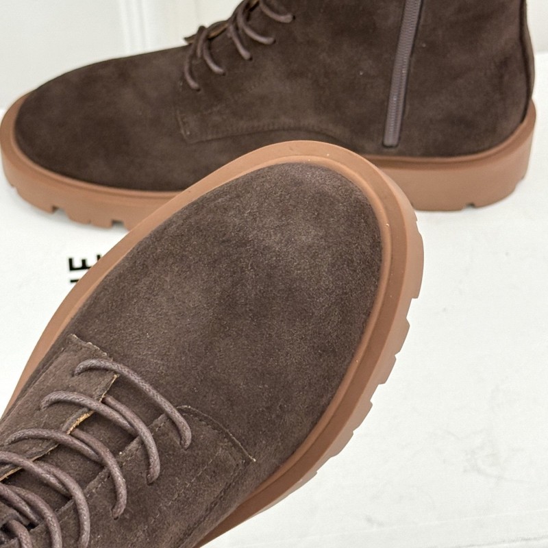 Celine Boost