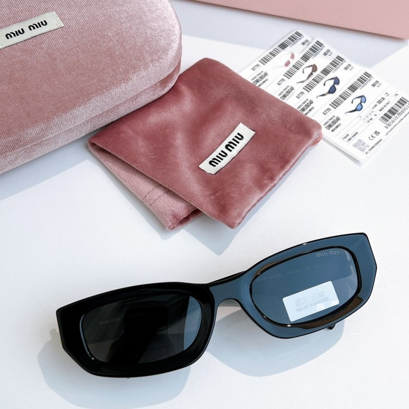 Miumiu Glimpse Sunglasses 