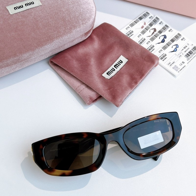 Miumiu Glimpse Sunglasses 