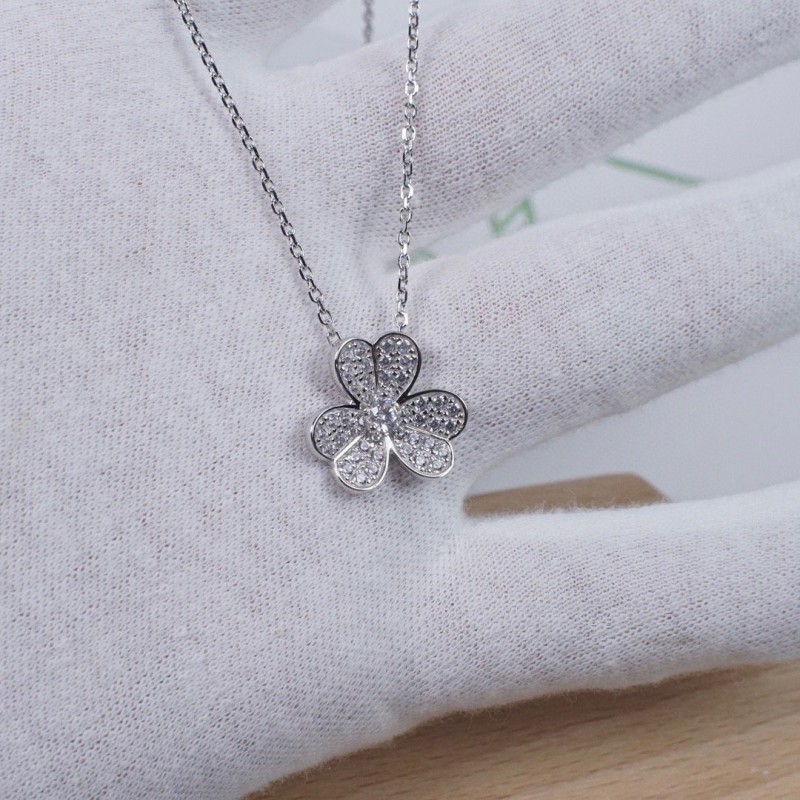 VCA Necklace 
