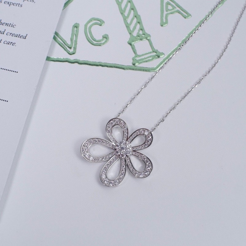 VCA Necklace 
