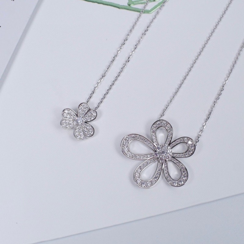 VCA Necklace 