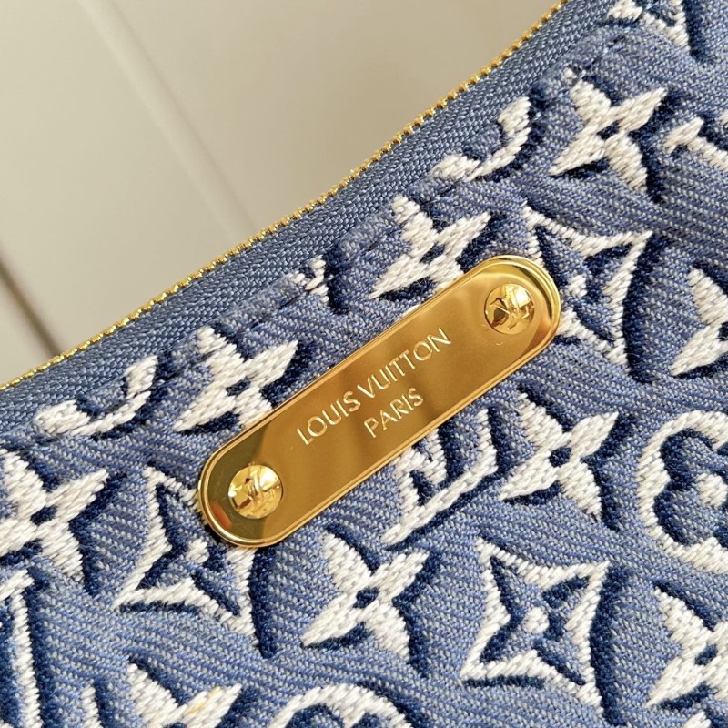 LV Liv Pochette