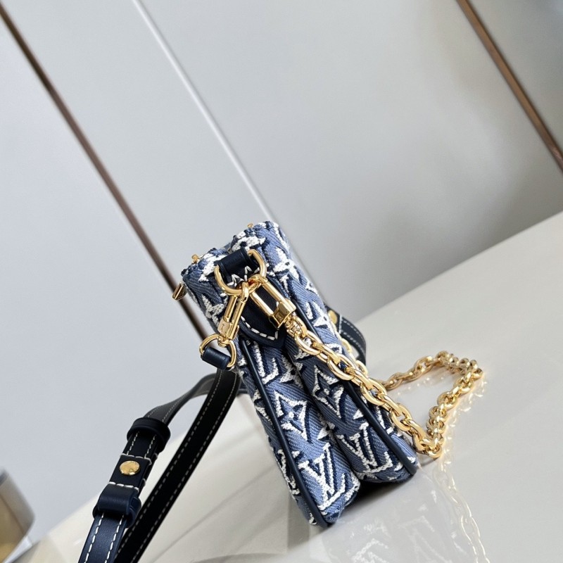 LV Liv Pochette