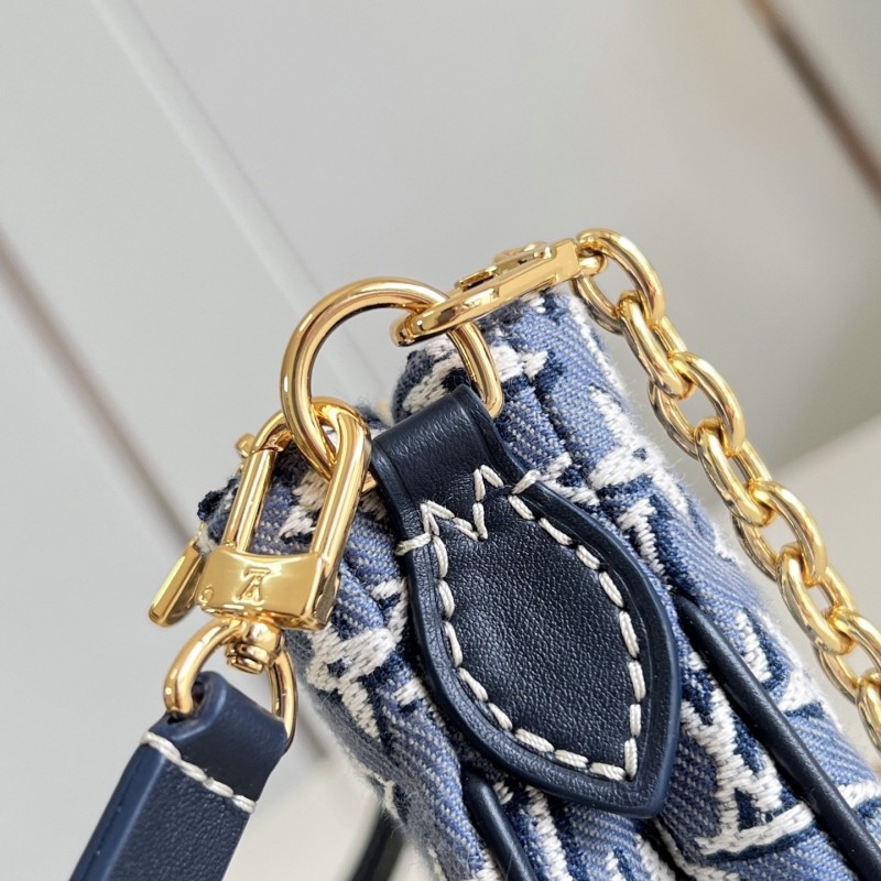 LV Liv Pochette