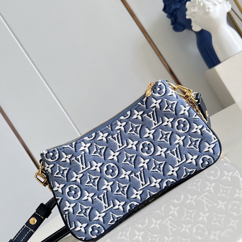 LV Liv Pochette