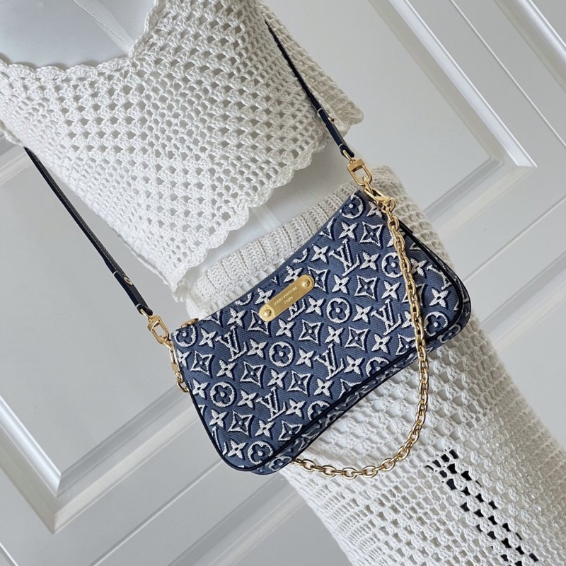 LV Liv Pochette
