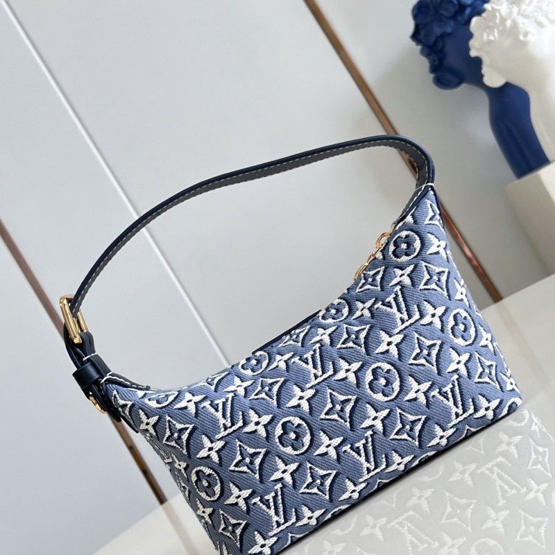 LV Pochette Hills