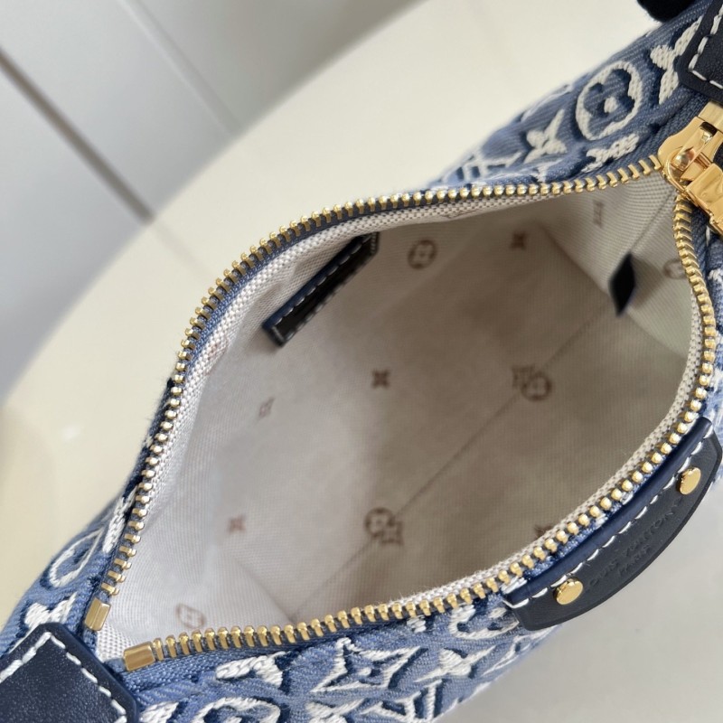 LV Pochette Hills