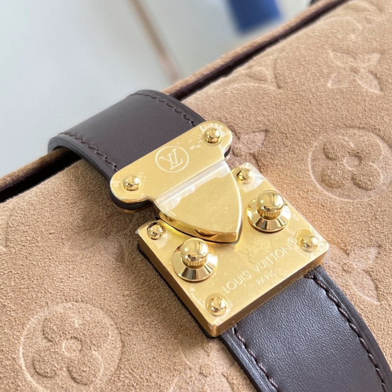LV Pochette Mia