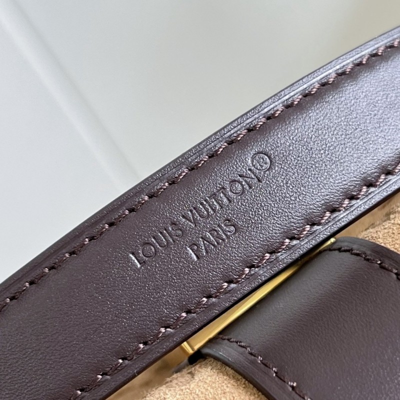 LV Pochette Mia
