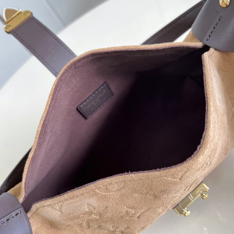LV Pochette Mia