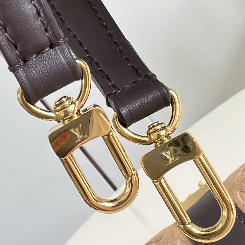 LV Pochette Mia