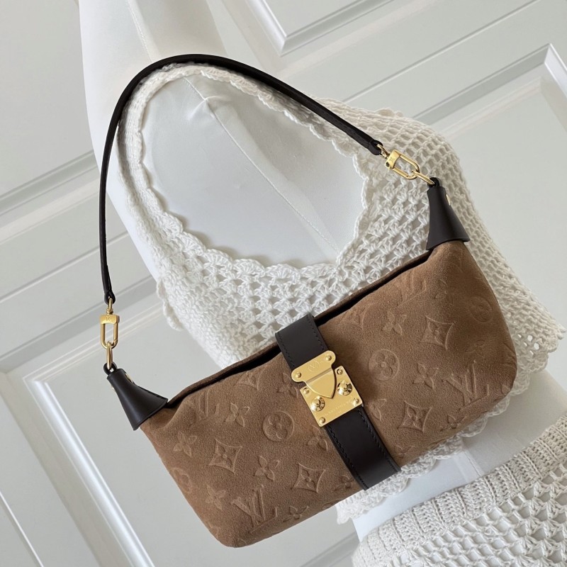 LV Pochette Mia