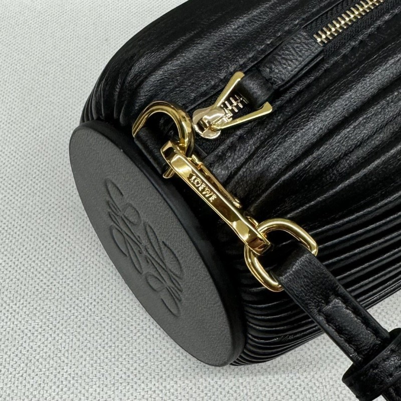 Loewe Pouch