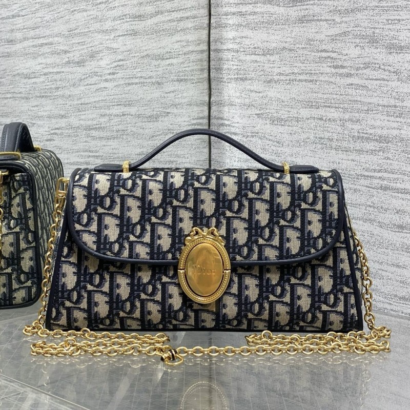 Dior Medaillon