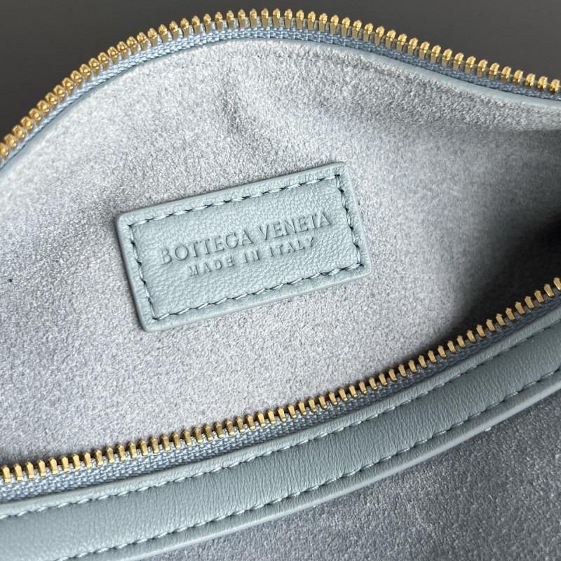 BV 26 Handbags