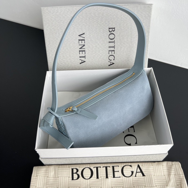 BV 26 Handbags
