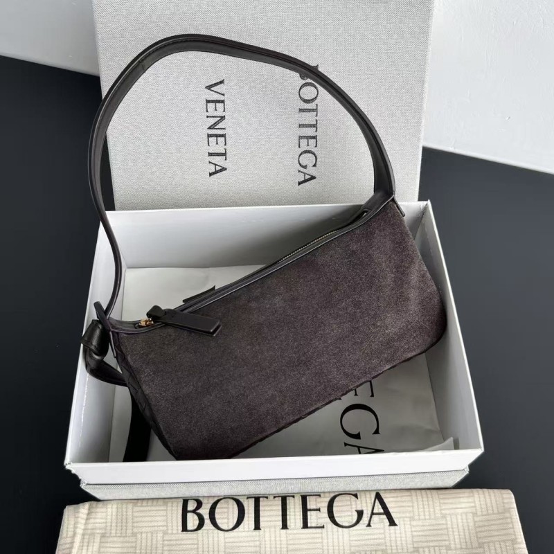 BV 26 Handbags