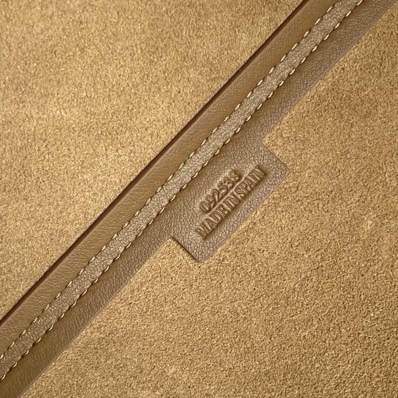 Loewe Puzzle Fold 