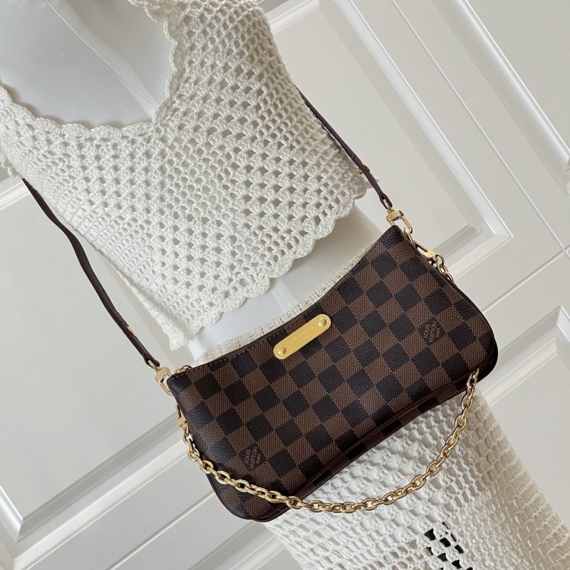 LV Liv Pochette