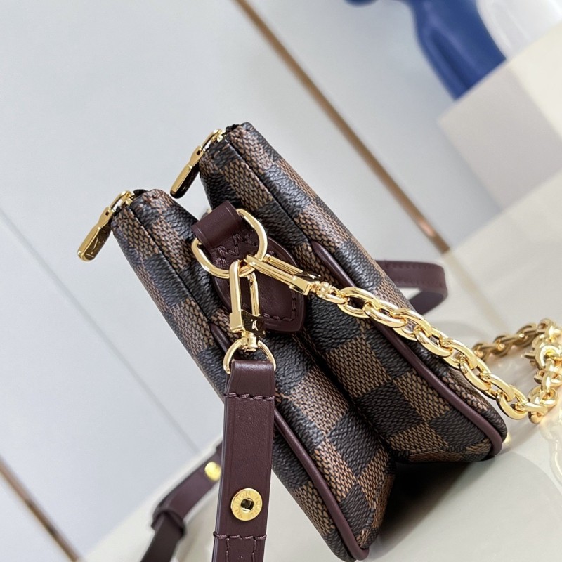LV Liv Pochette