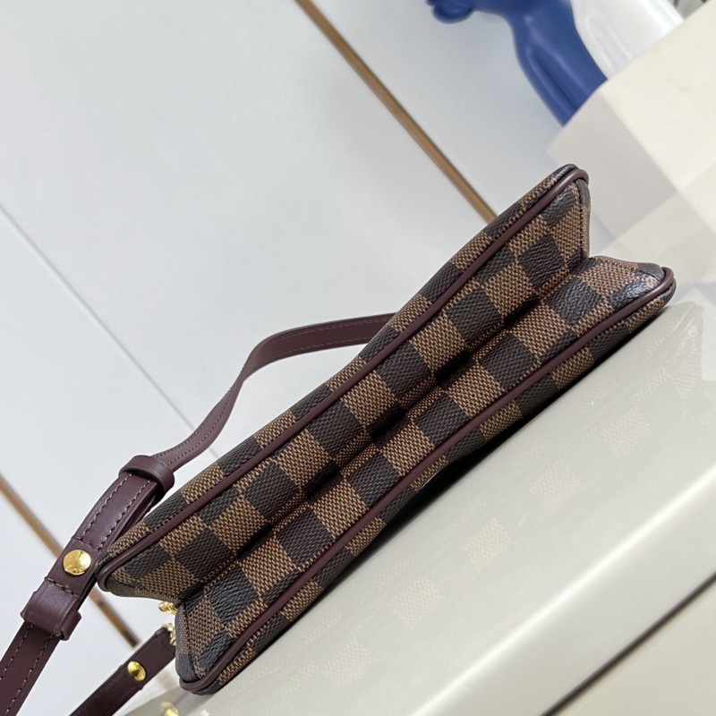 LV Liv Pochette