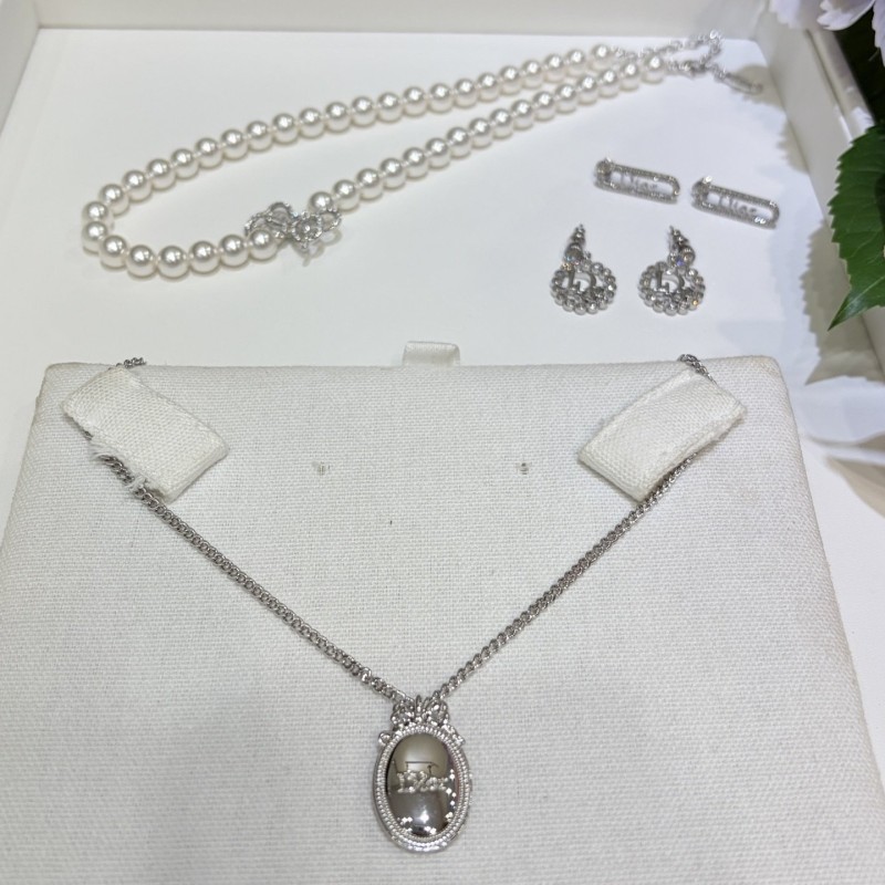 Dior Necklace 