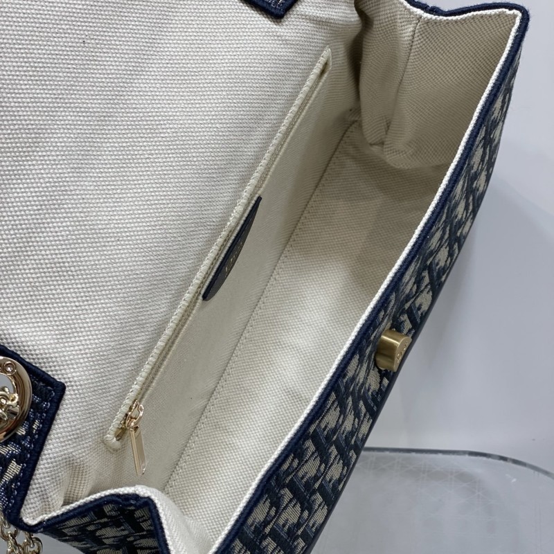 Dior WOC
