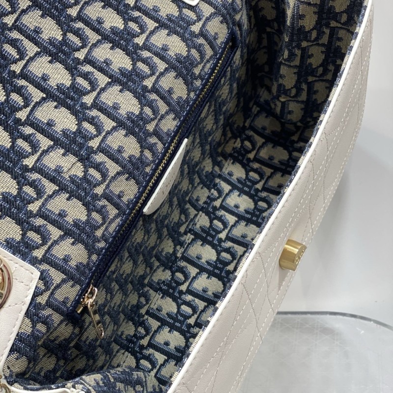 Dior WOC