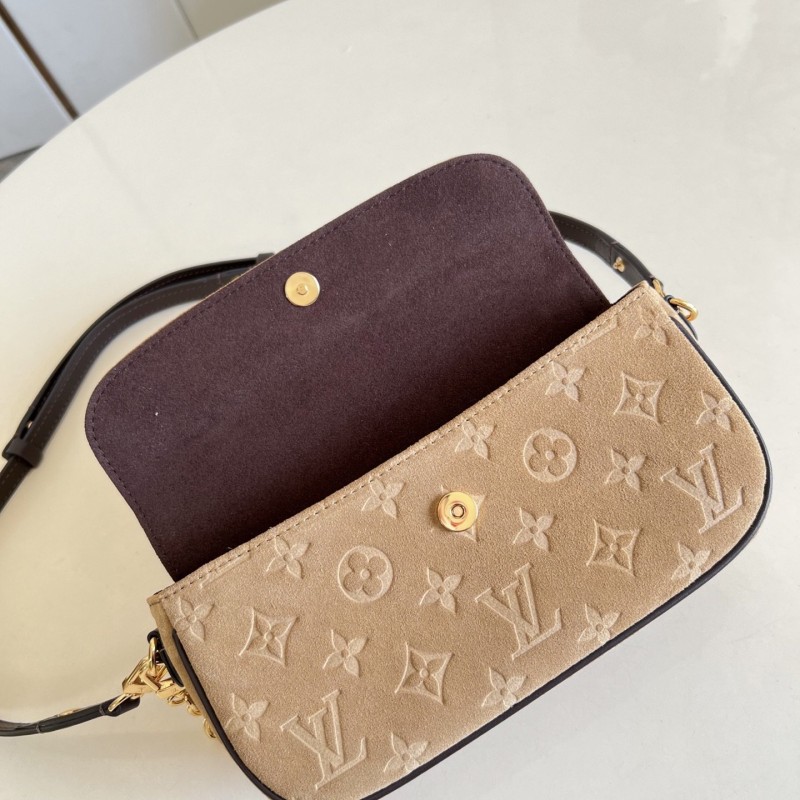 LV Wallet WOC