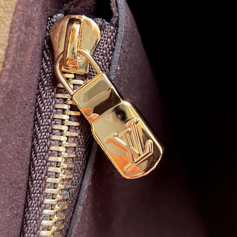LV Wallet WOC