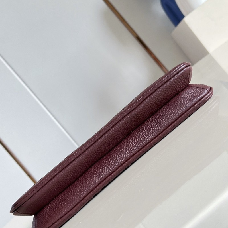 LV Liv Pochette