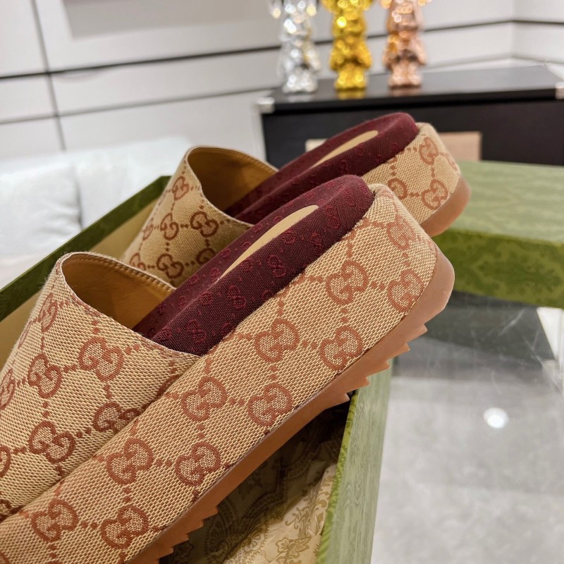 Gucci Sandals 