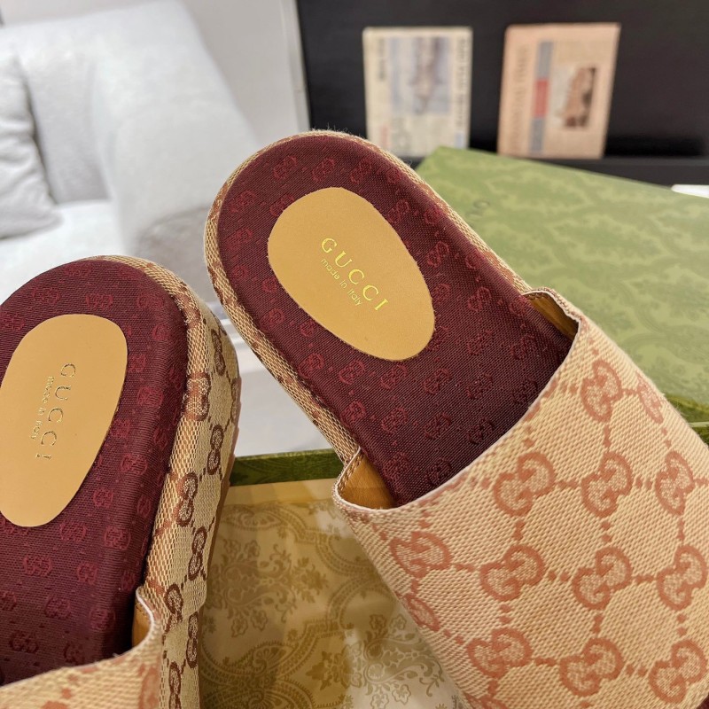 Gucci Sandals 