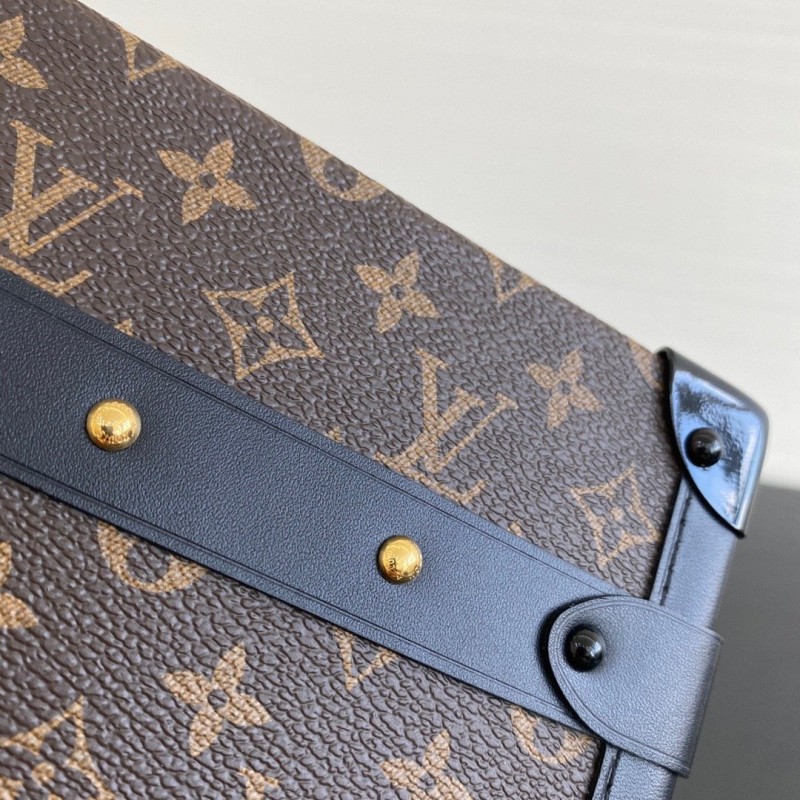 LV Petite Malle