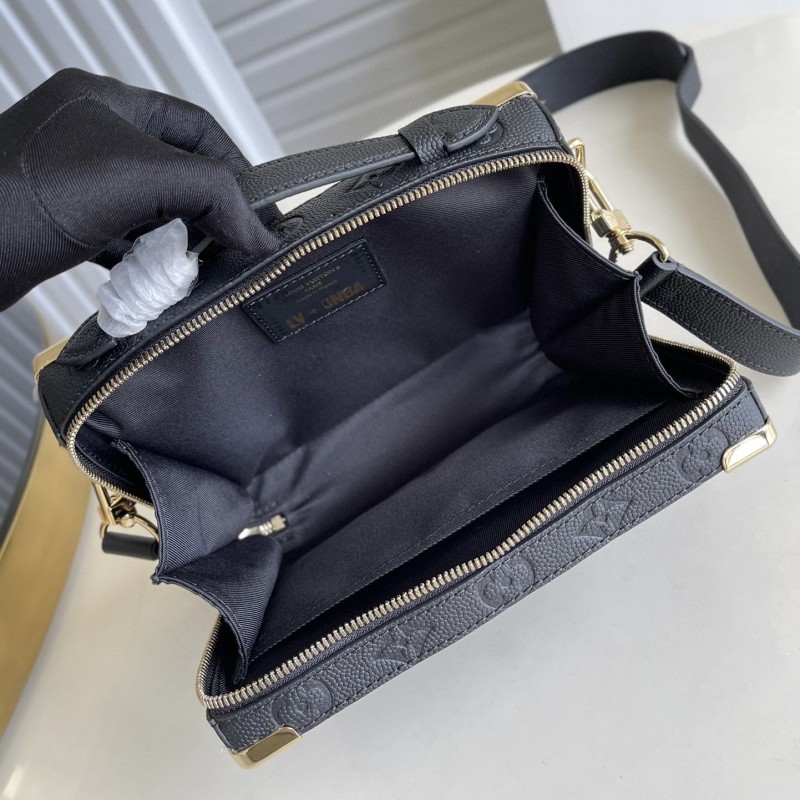 LV Handle Trunk压纹·