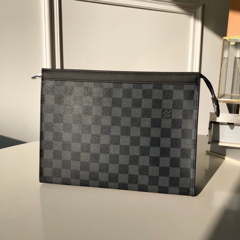 LV 手拿包