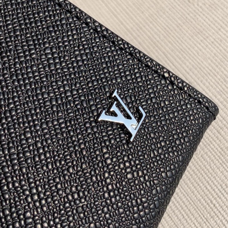 LV 手拿包