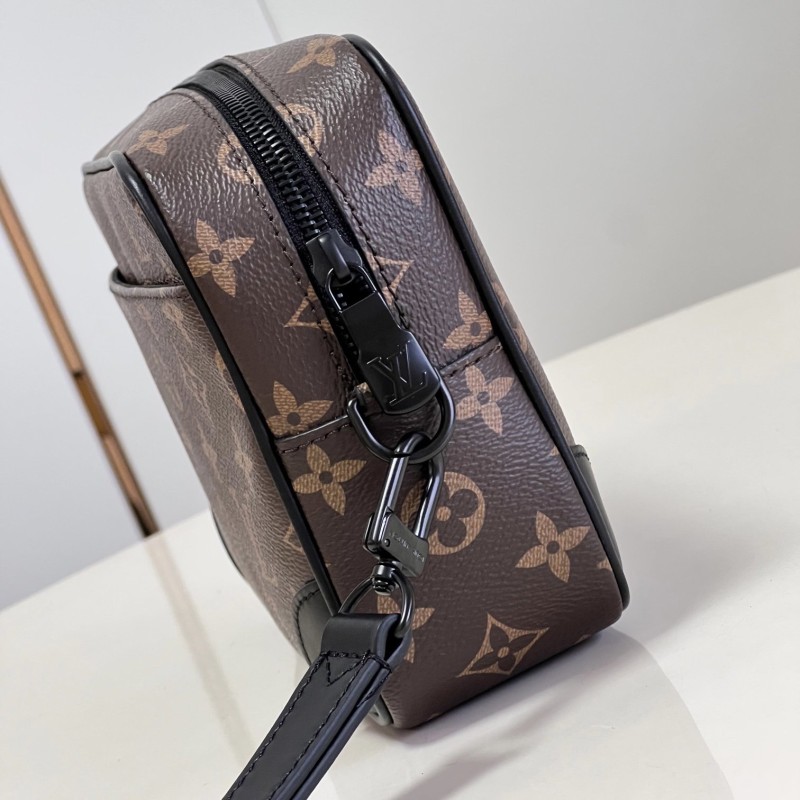 LV 手拿包