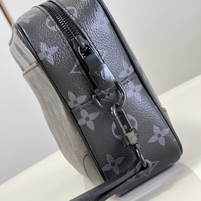 LV 手拿包