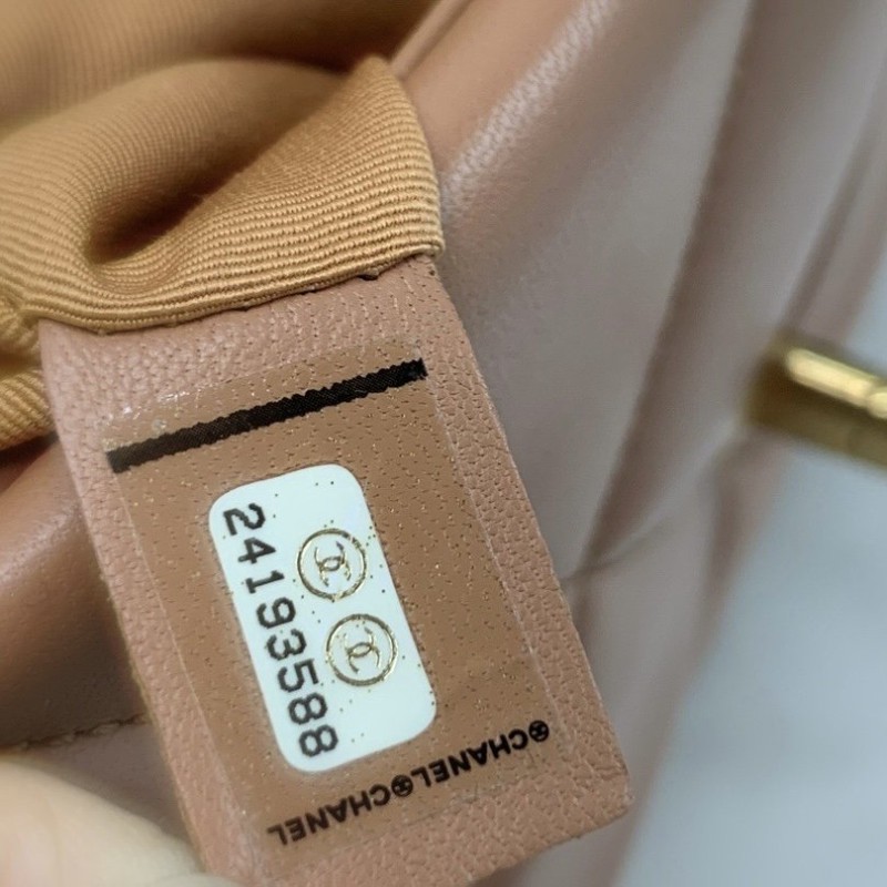 Chanel 19