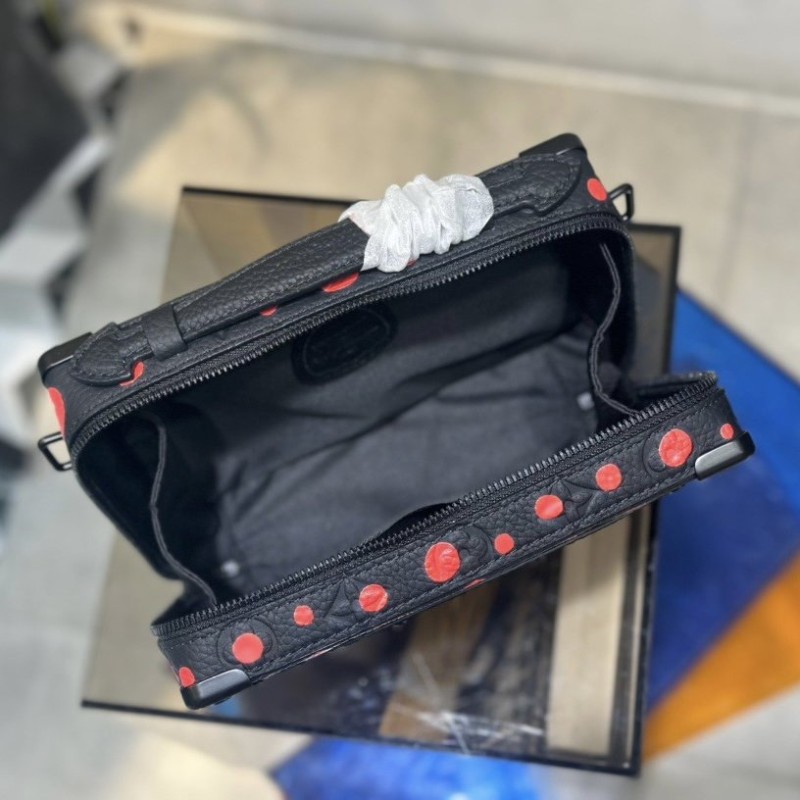 LV Trunk Handle
