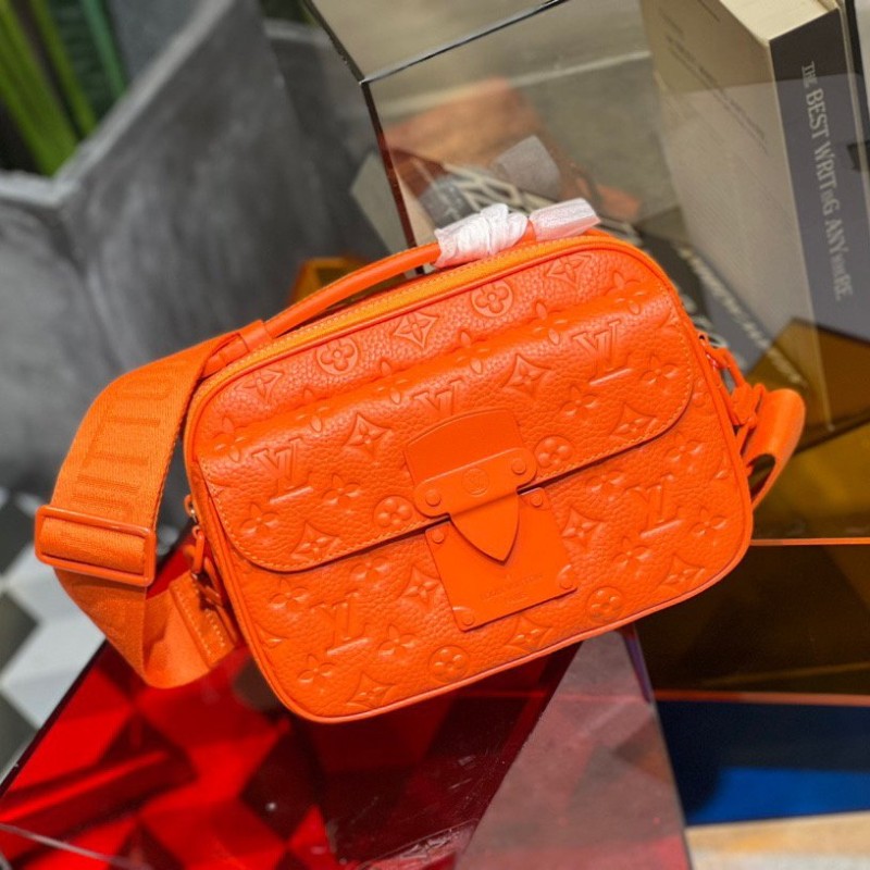 LV  Messenger Bag