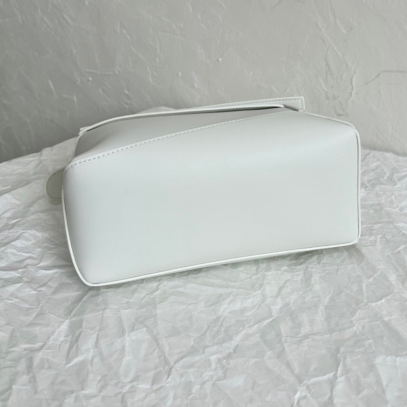 Loewe Puzzle Edge