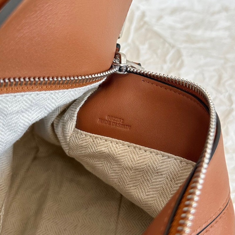 Loewe Puzzle 