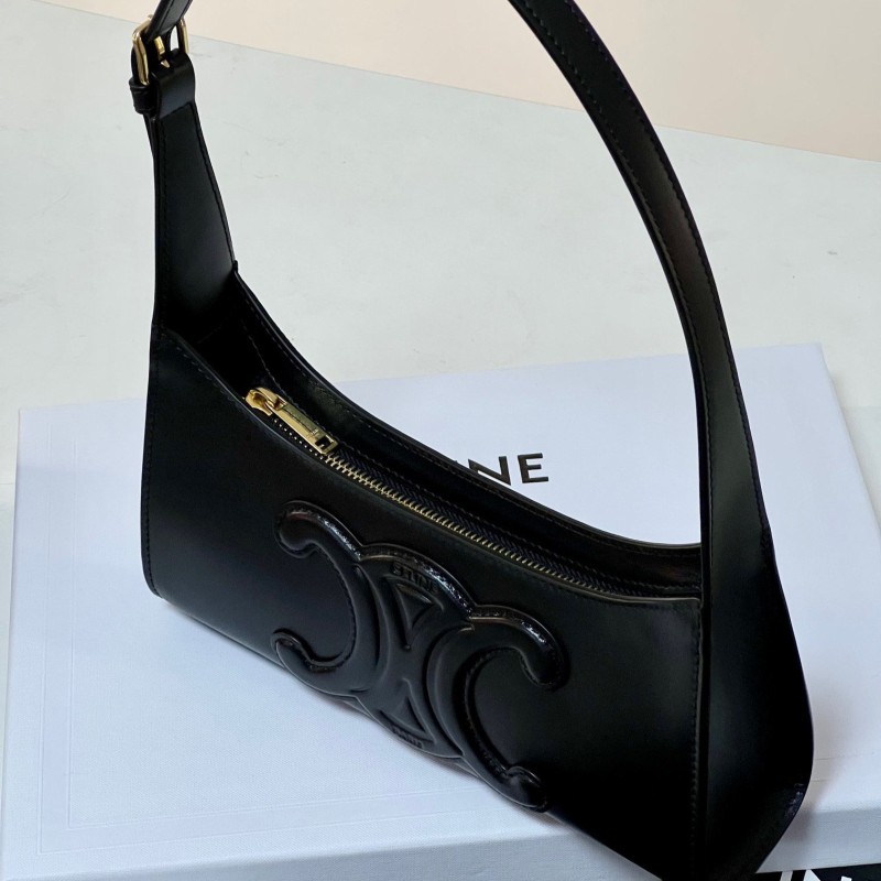 Celine Hobo