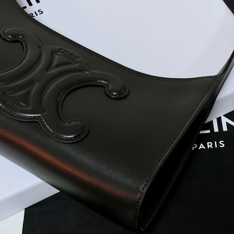 Celine Hobo