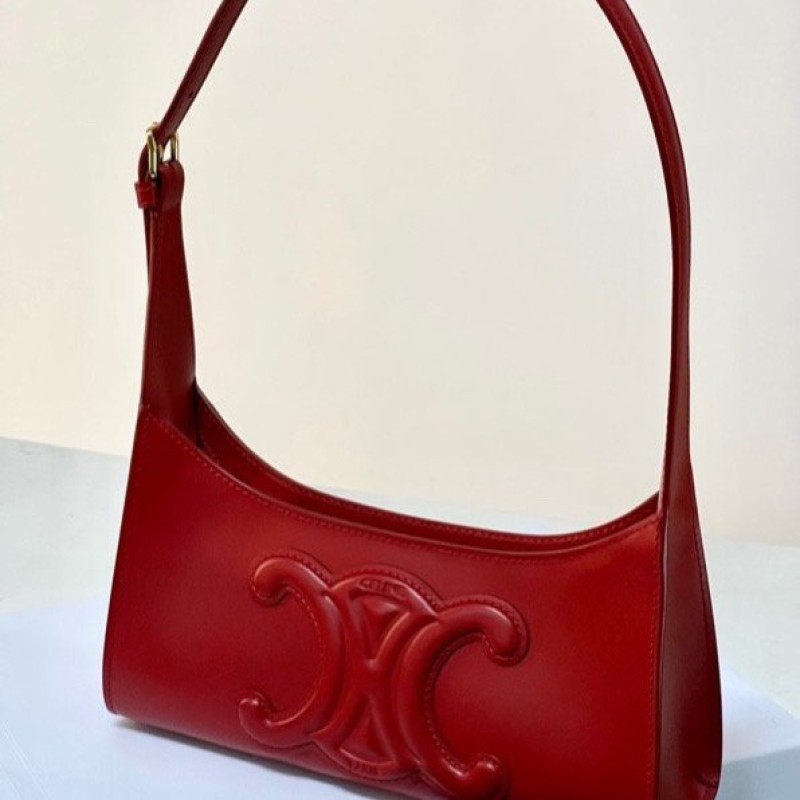 Celine Hobo